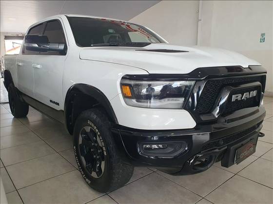 RAM 1500 5.7 V8 GASOLINA REBEL CD 4X4 AUTOMÁTICO